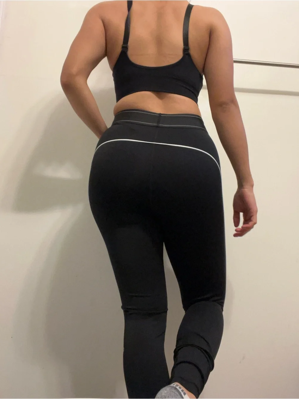 JN26 Alo Leggings
